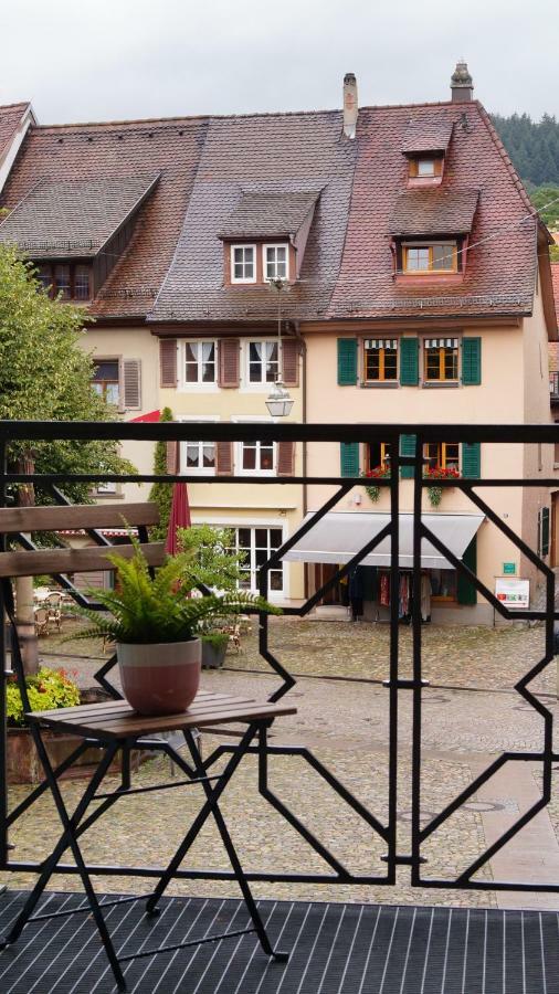 Ferienwohnung Im Historischen Stadttor Staufen Exterior foto